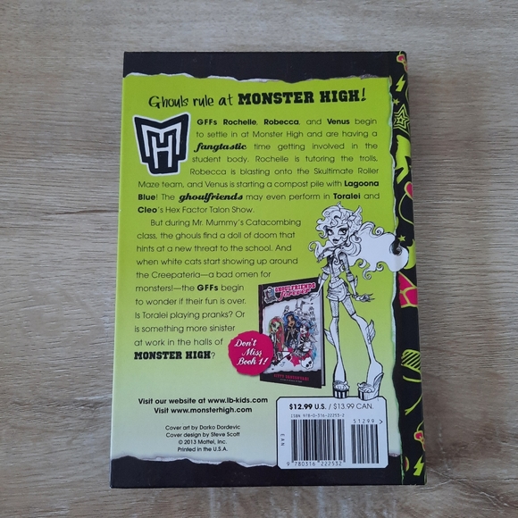 Monster High "The Ghouls Rule" Hardcover Boxed Set - Picture 9 of 11